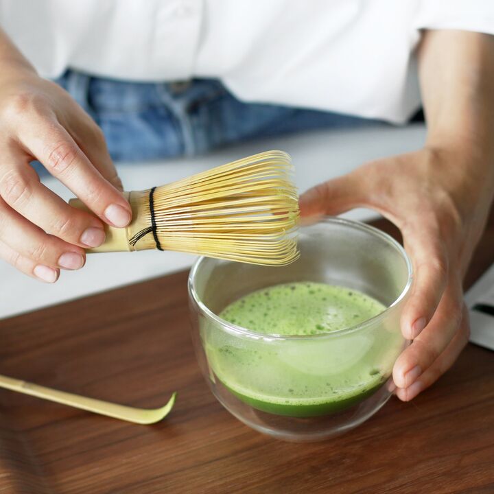 Mix a teaspoon of powder in 150 ml of boiling water