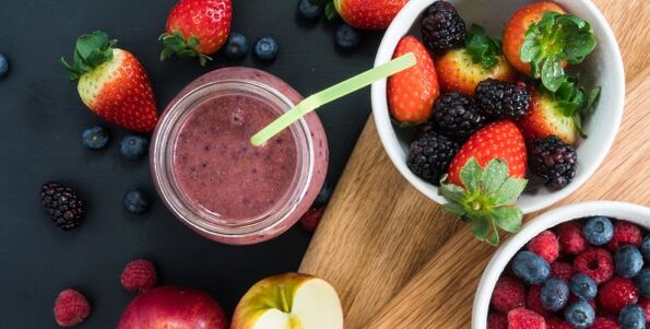Apple smoothie with berries - diet drink for good digestion