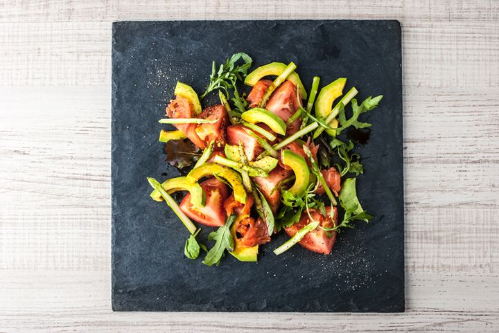 The lazy keto diet includes vegetables, healthy fats